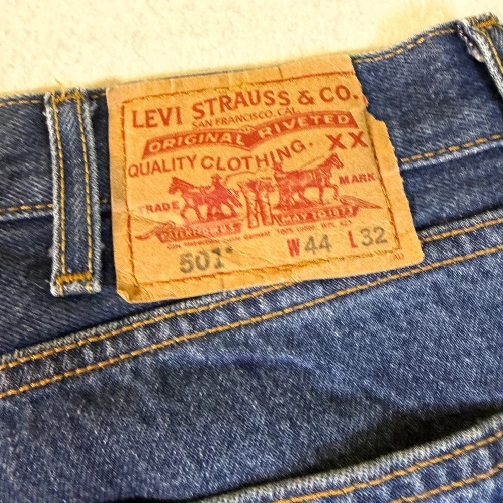 Levis 501 Original Fit Medium Wash Blue Denim Button Fly Jeans 44x32
